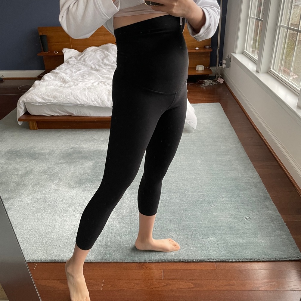 Beyond Yoga Maternity Crop Leggings